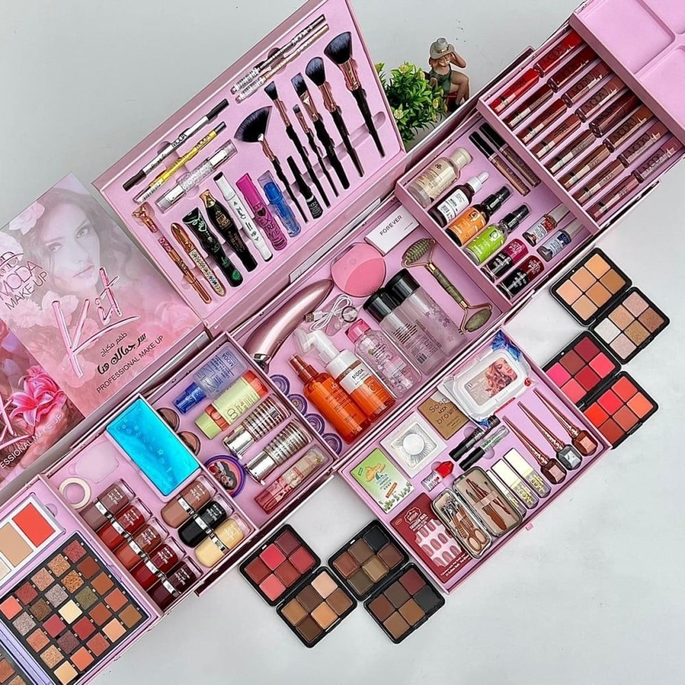 Grand Makeup kit vanity